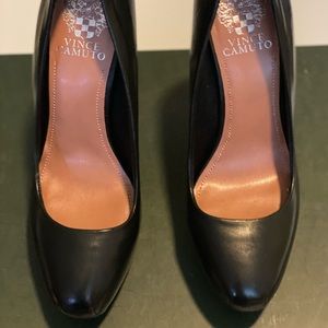 Black Vince Camuto pumps size 7